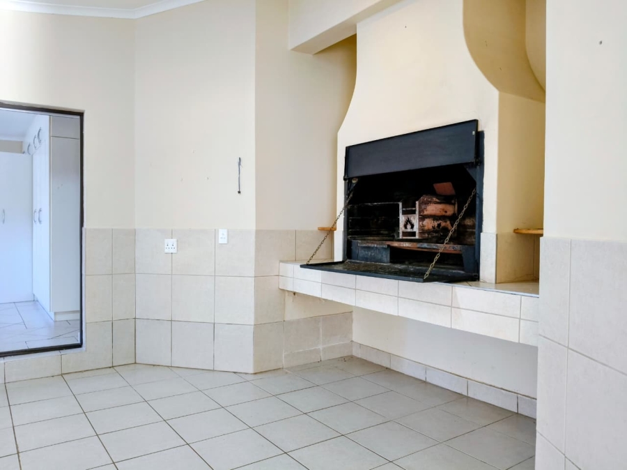 3 Bedroom Property for Sale in Wavecrest Eastern Cape
